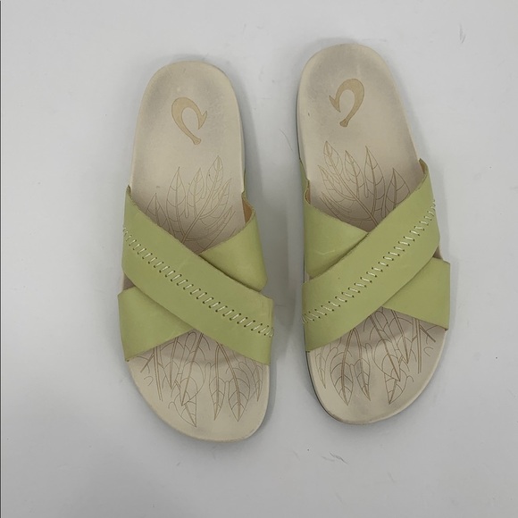 OluKai Kipea Olu criss cross sandals flat muted light green slide leather mule 8 - Picture 3 of 7